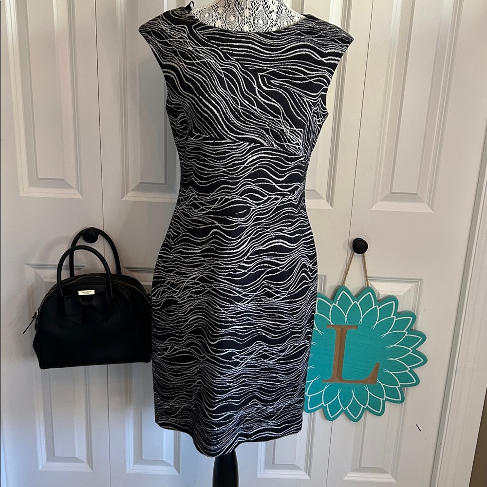 Calvin Klein Black & White Swirl Sleeveless Sheath Dress - Size 6